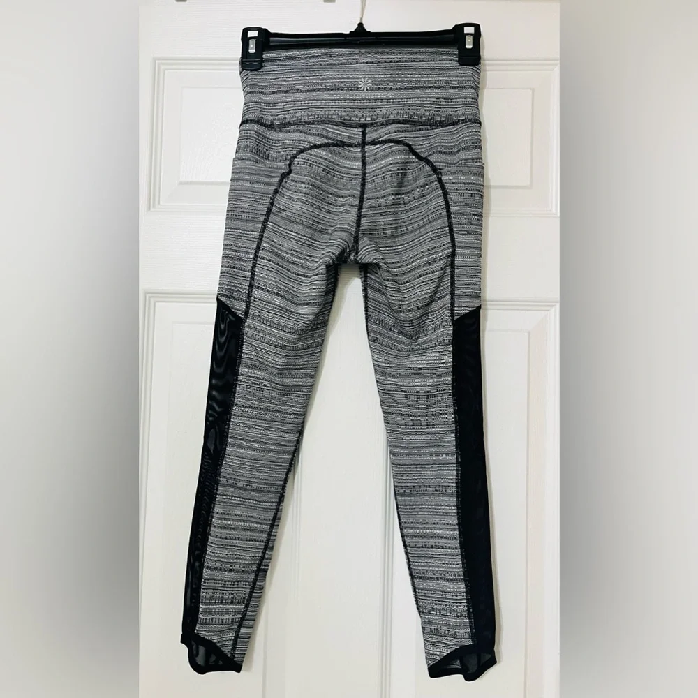Athleta Leggings Black/White with mesh size XS